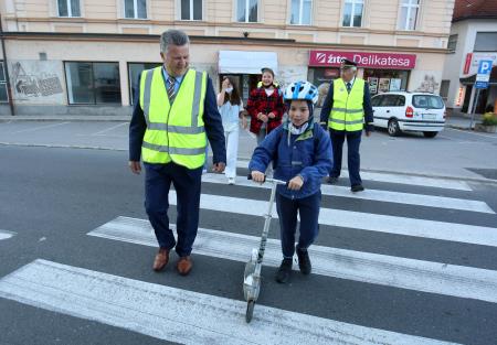 VARNA POT V ŠOLO 05 FOTO LJUBO VUKELIČ